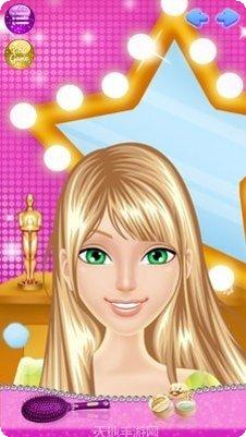 美女爱化妆服装搭配